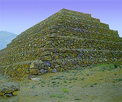 Пирамиды в Квимаре